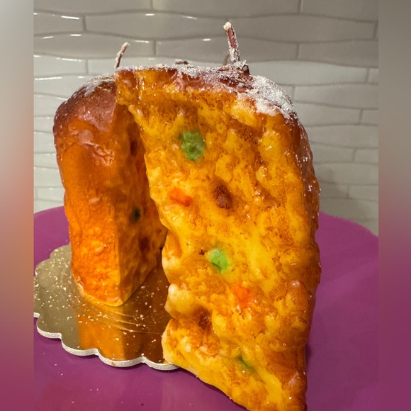 Panettone Dessert Candle - Picture 13 of 16